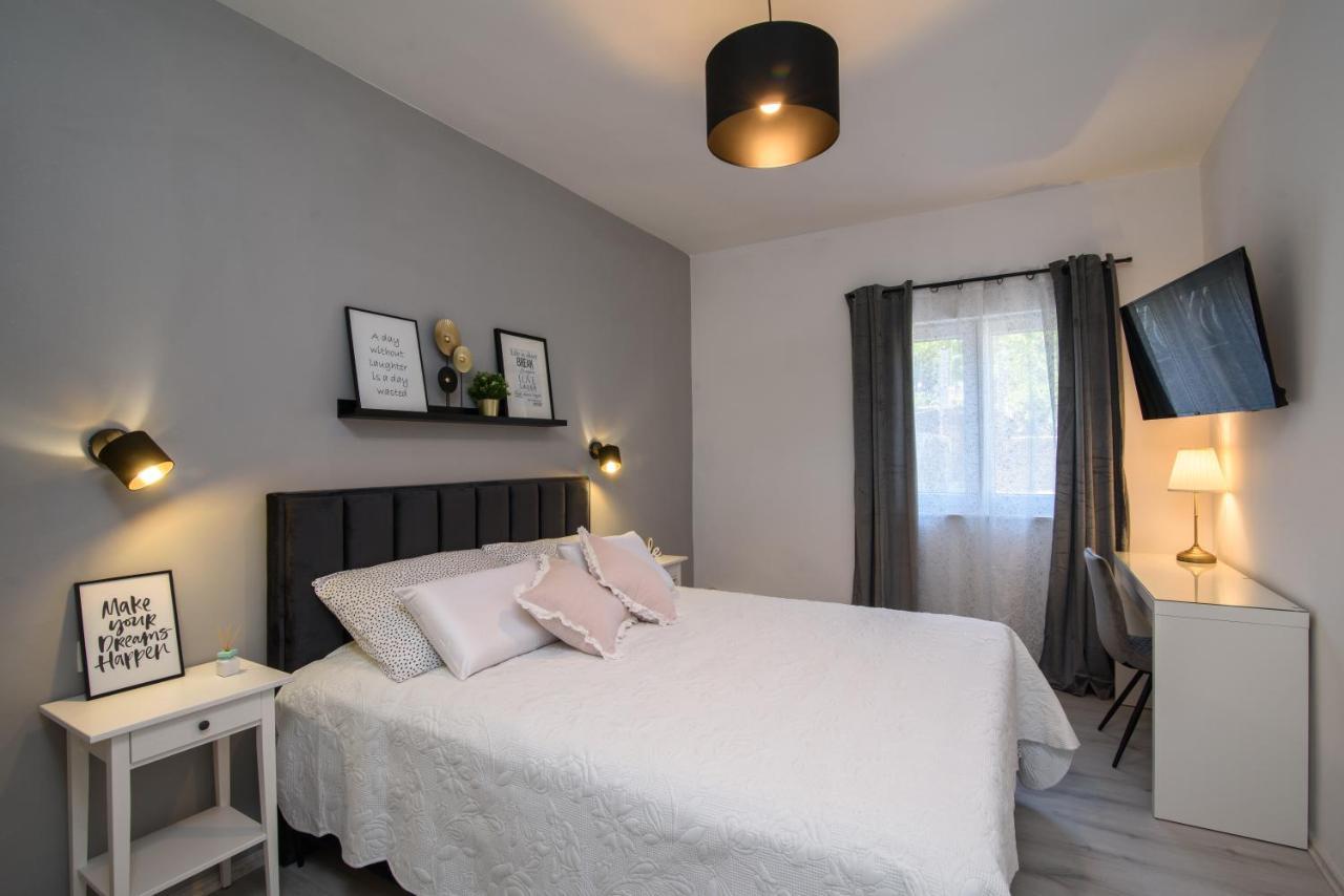 Luxury Apartment Hajdi Traù Esterno foto